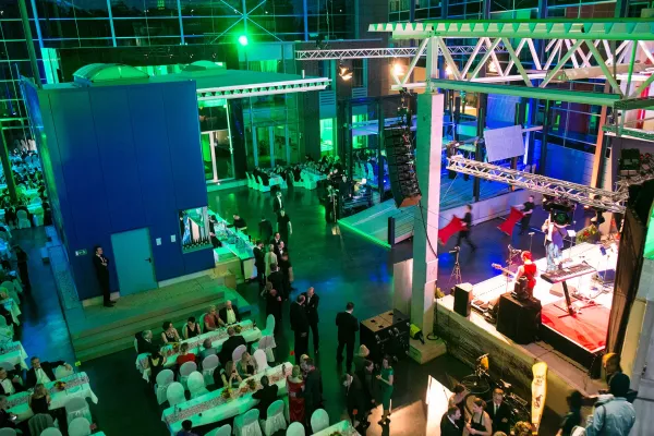 Nachhaltige LED-Strahler aus eigener Fertigung: Pradler Veranstaltungstechnik bietet Miet- und Kaufoptionen Bild: Nachhaltige LED-Strahler aus eigener Fertigung: Pradler Veranstaltungstechnik bietet Miet- und Kaufoptionen