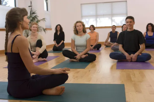 Bild: Yoga und Ayurveda - das Gewicht, das zu mir passt. Sonntagskurs der vhs in Hameln