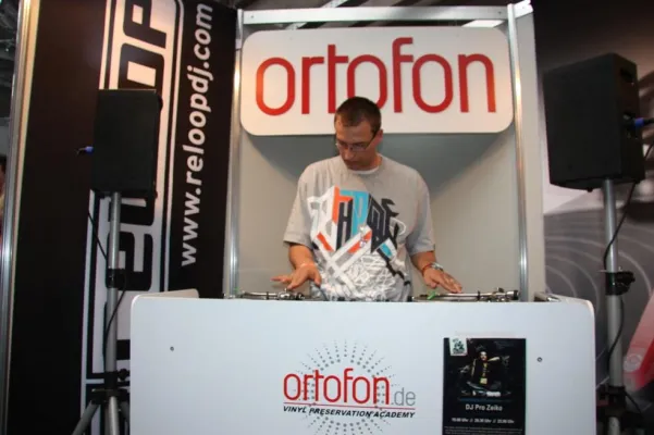 Bild: "DJ PRO-ZEIKO" beim "DJMeeting"