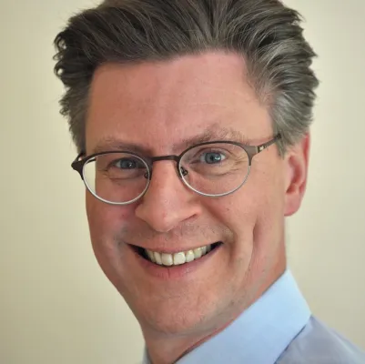 Bild: Peter Enkel stellt sein Erfolgs-Konzept vor: Catering ohne eigene Küche