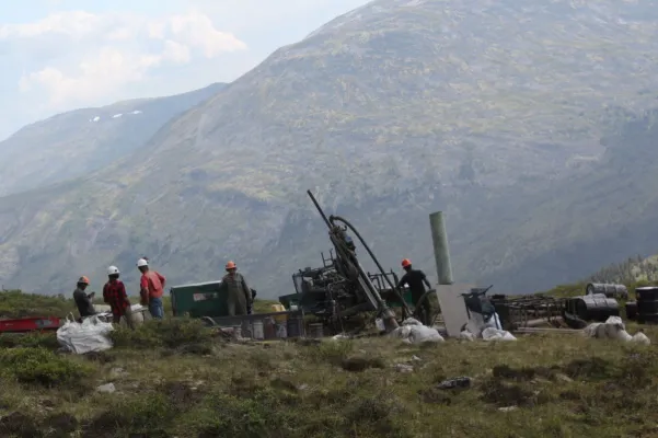 Bild: Metallic Minerals: Hochgradige Silbervererzung von 1.151 g/t erbohrt!