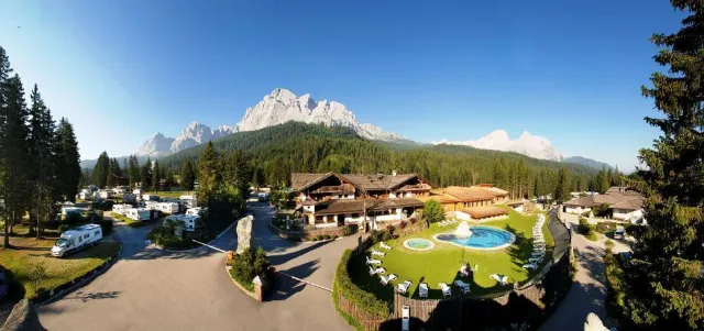 Bild: Vom Zeltplatz zum Wellness-Resort - The Leading Wellness Camping in the Dolomites