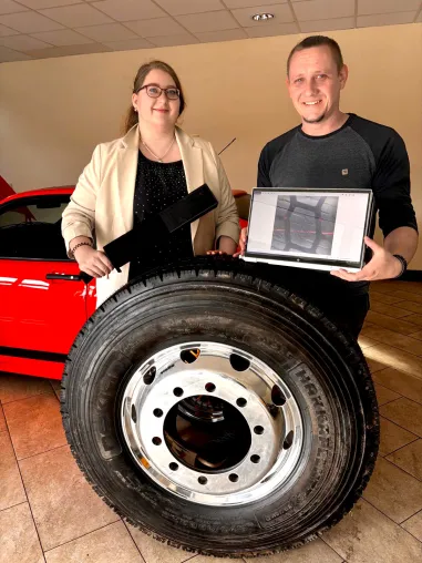 Intelligente Reifenüberwachung kann Milliarden sparen: WHZ und efleetcon entwickeln Analyseplattform für Lkw-Flotten Bild: Intelligente Reifenüberwachung kann Milliarden sparen: WHZ und efleetcon entwickeln Analyseplattform für Lkw-Flotten