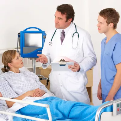 Bild: Einfach klasse aussehen. Praxismode im neuen HAKRO-Shop.