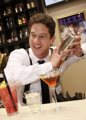 Bild: Ein Gaumenschmaus für Nostalgiker – Retro-Cocktails erobern die Barszene