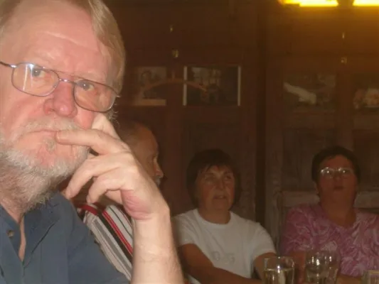 Bild: Jakob M. Mierscheid berät Horst-Schlämmer-Partei