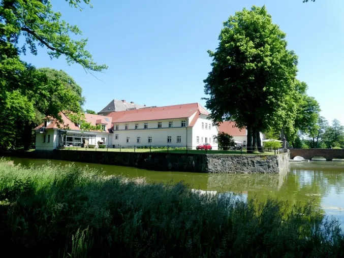 Bild: Ein Usedomer Schloss mit Brauerei, Destillerie, Kaffeerösterei und Shop