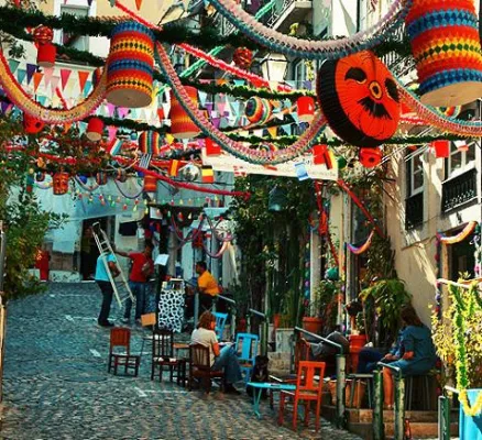 Lissabon im Juni - Eine Stadt im Ausnahmezustand Bild: Lissabon im Juni - Eine Stadt im Ausnahmezustand