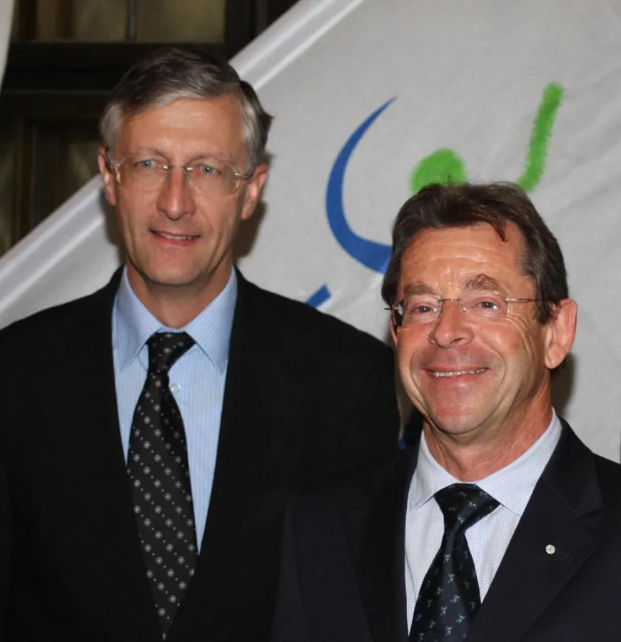 Prof. Dr. Dieter Kohn (links) ehrt Dr. Hubert Hörterer als