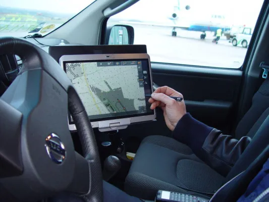 Bild: Flughafenfeuerwehr Dortmund setzt auf Spezialnavigationskarte von LOGIBALL