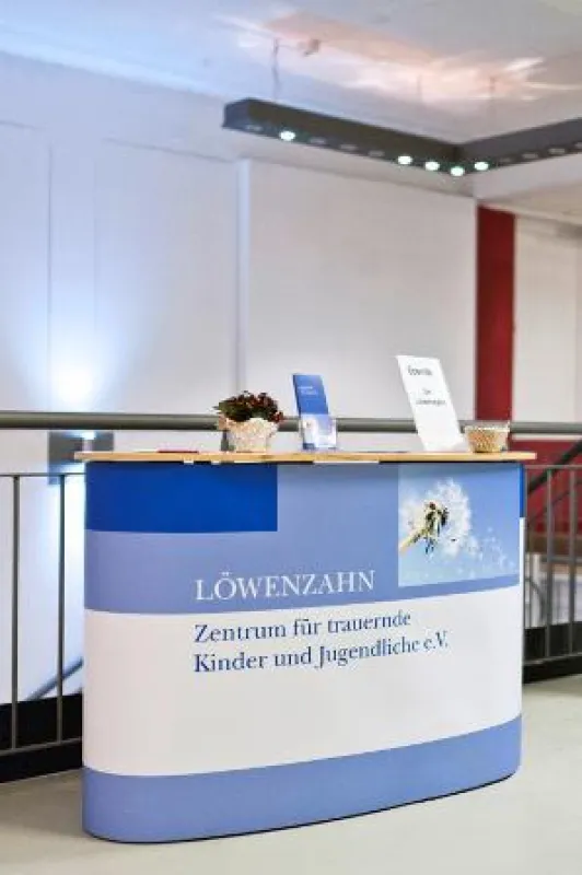 Promotiontheke des Löwenzahn Zentrums bei der Veranstaltung