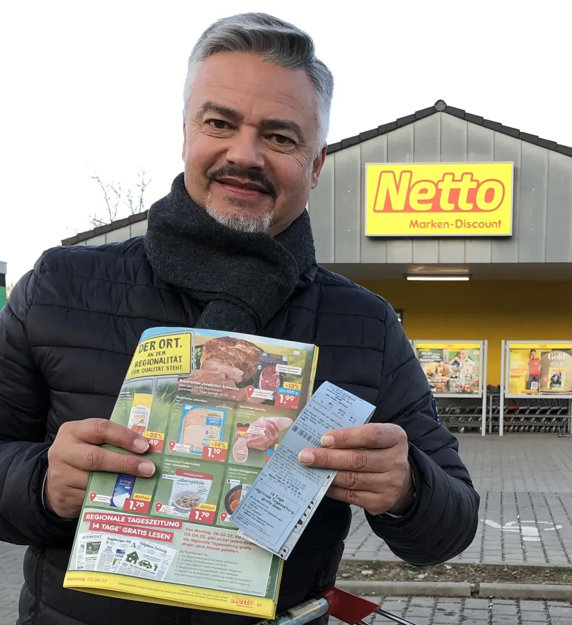 Salenti-Geschäftsführer Fritz Stütz freut sich über die Netto-Aktion regionale Tageszeitung gratis. (© salenti)