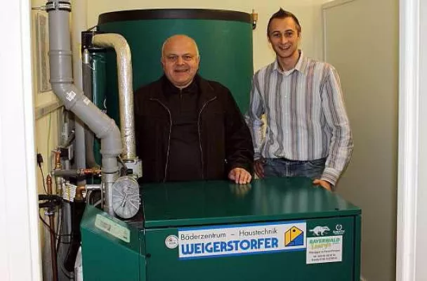 Bild: Ein Dachs heizt nun auch im Hotel Lindenhof mächtig ein