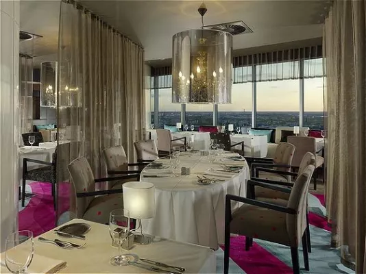 Bild: HOCH HINAUS – KULINARISCHER HÖCHSTGENUSS MIT AUSBLICK IM HORISONT RESTAURANT DES SWISSÔTEL TALLINN