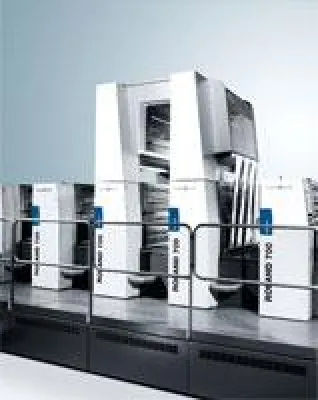 Bild: F-Media erweitert Veredelungskapazitäten mit neuer ROLAND 707 LV