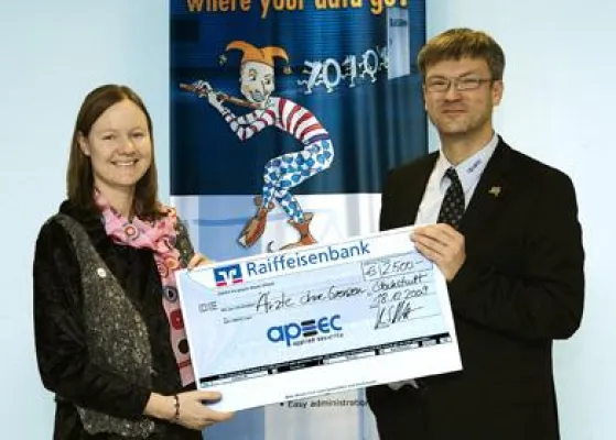 Bild: 2.500 Euro für grenzenlose Hilfe - Applied Security GmbH übergab Spende an „Ärzte ohne Grenzen“