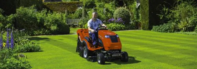 Bild: ECHO Motorgeräte präsentiert die Neuerungen des ECHOTRAK auf der demopark 2015