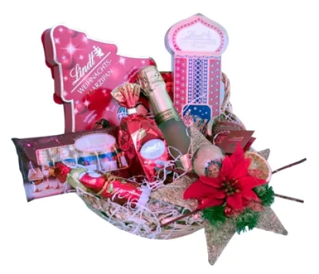 Bild: Zu Weihnachten liebevoll arrangierte Präsentkörbe verschenken / Mottokörbe von weihnachtlich bis exotisch