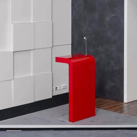 Bild: Neue Rednerpulte: Für Auge und Ohr