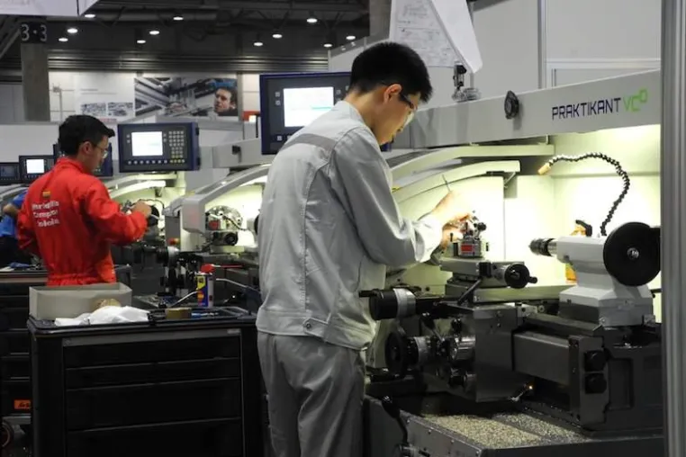 Deutscher Vize-Weltmeister auf WEILER Praktikant VCD bei Berufe-WM „WorldSkills Leipzig 2013“ Bild: Deutscher Vize-Weltmeister auf WEILER Praktikant VCD bei Berufe-WM „WorldSkills Leipzig 2013“