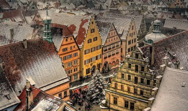 Bild: Großer Bilderrahmen-Adventskalender mit vielen Geschenkideen bei Rahmen-Shop.de