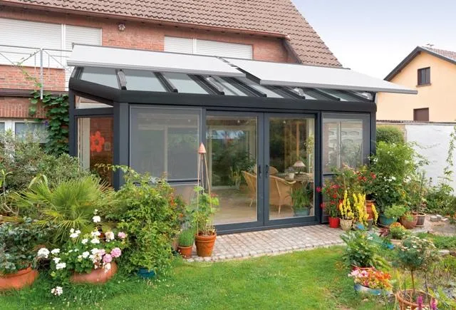 Sonnenschutz für den Wintergarten: effektiver Hitzeschutz mit Markise und Co. Bild: Sonnenschutz für den Wintergarten: effektiver Hitzeschutz mit Markise und Co.