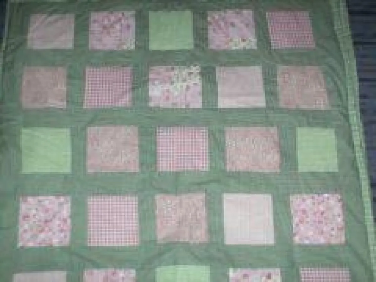 Wunderschöne Patchworkdecke in grün-rosa