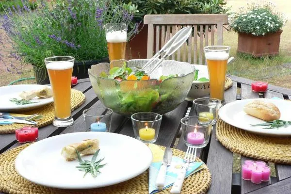 Sommerfest mit Kerzenschein Bild: Sommerfest mit Kerzenschein