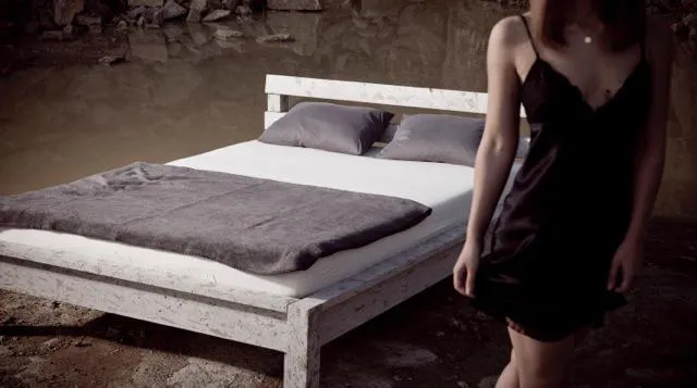 Bild: Ganz neu - und eigentlich steinalt. Exklusive Möbel aus Stein, made in Franken.