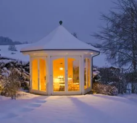 Bild: Individuelle Gartenpavillons von Blockhausbau Hummel sind Ganzjahresoasen