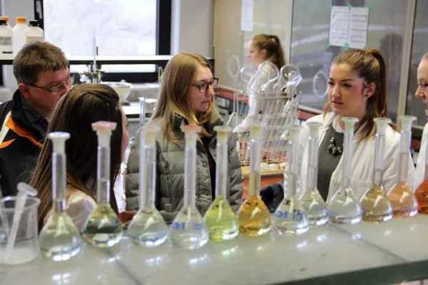 Berufsinfotag 2017: (Aus)Bildung wird Karriere | Samstag 18.02.17 von 10 bis 13 Uhr Bild: Berufsinfotag 2017: (Aus)Bildung wird Karriere | Samstag 18.02.17 von 10 bis 13 Uhr