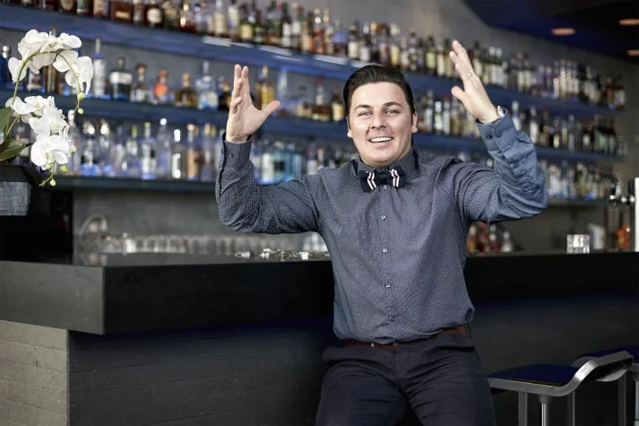 Bild: Dino Zippe zurück in der o.T. Bar am Stuttgarter Schlossplatz