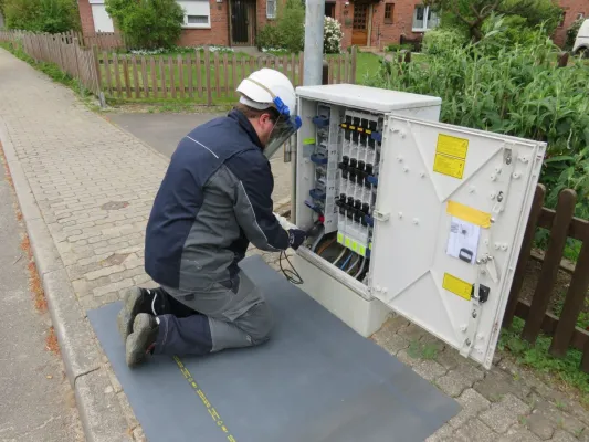 Bild: HanseWerk: Schleswig-Holstein Netz bringt 85 neue Kabelverteilerschränke in Lägerdorf auf den neusten Stand