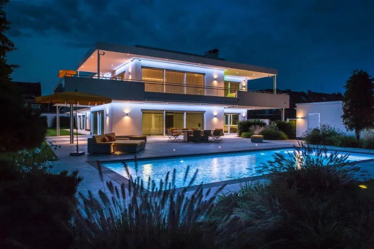 Bild: Architektur & Wellness: Luxus-Wohnen in ruhevoller Harmonie durch Minimalismus