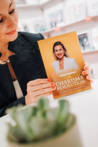 Bild: Julia Sperling-Behne bereichert als VIP-Rednerin den Charisma-Kongress 2024