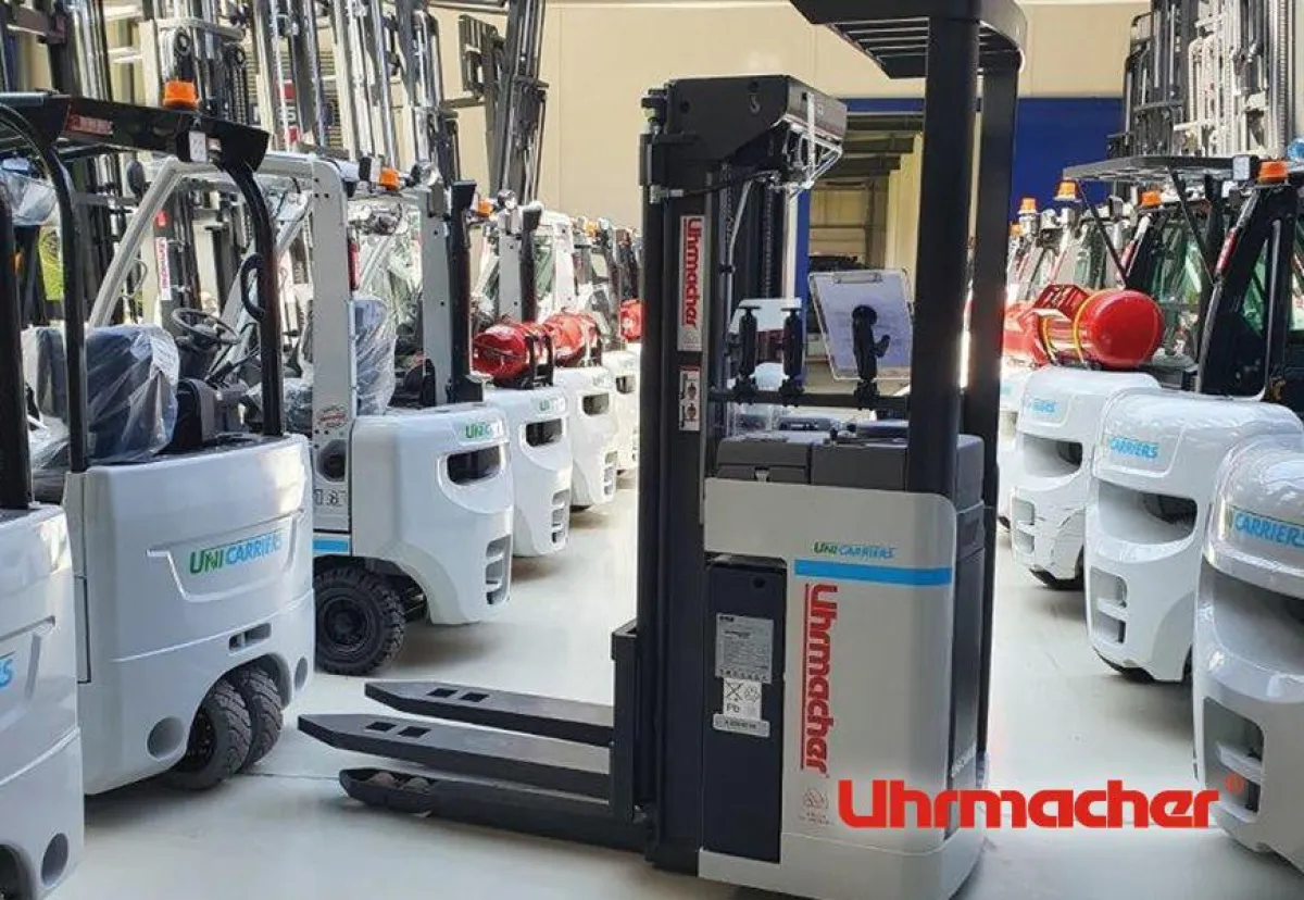 Der ERGO AJN Fahrerstandstapler überzeugt durch seine Vielseitigkeit und Effektivität.