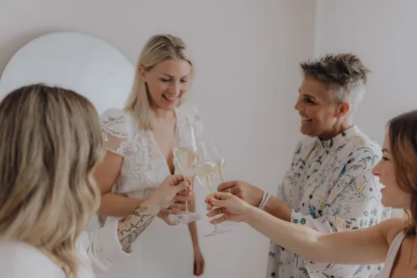 Zwischen Spitze und Emotionen: Ein Blick hinter die Kulissen des Wundervoll Ateliers in Altenkirchen Bild: Zwischen Spitze und Emotionen: Ein Blick hinter die Kulissen des Wundervoll Ateliers in Altenkirchen