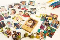 Fonli: das besondere Spielzeugsmartphone - personalisierbar mit eigenen Fotokarten. Handgemacht und aus Holz Bild: Fonli: das besondere Spielzeugsmartphone - personalisierbar mit eigenen Fotokarten. Handgemacht und aus Holz