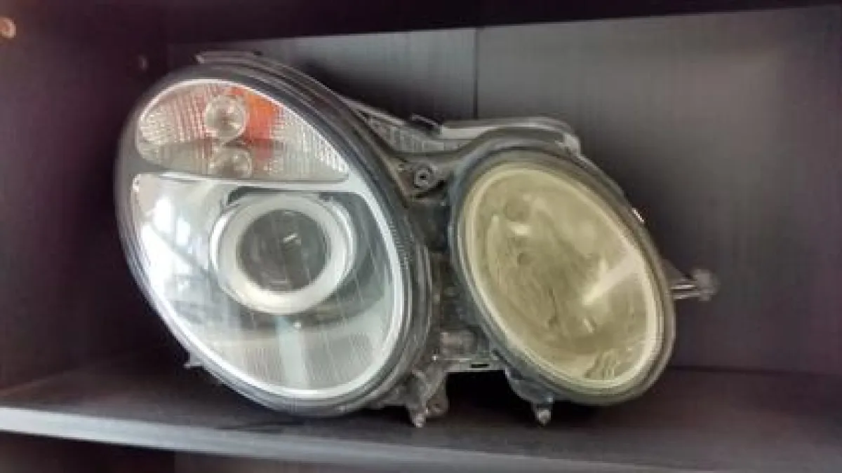 teilweise aufbereiteter Scheinwerfer