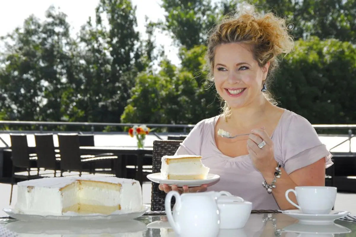 Bildunterschrift: Osterschlemmereien mit frischer Sahne lassen die Herzen von Schleckermäulern höher schlagen. Bildquelle: LVBM