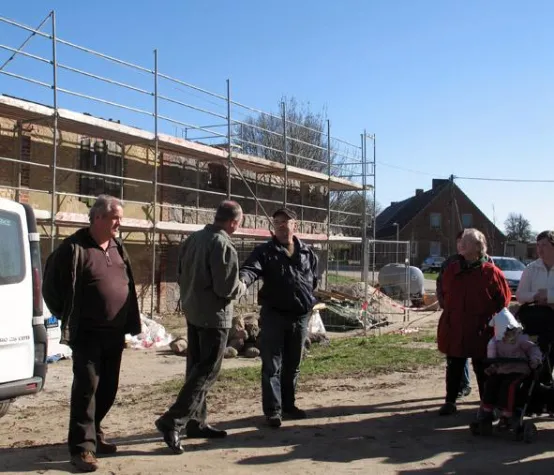 Bild: Ein kleines Dorf verändert sein Gesicht