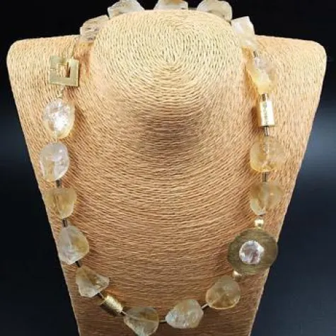 Bild: Edelsteinschmuck für die Frau mit Stil