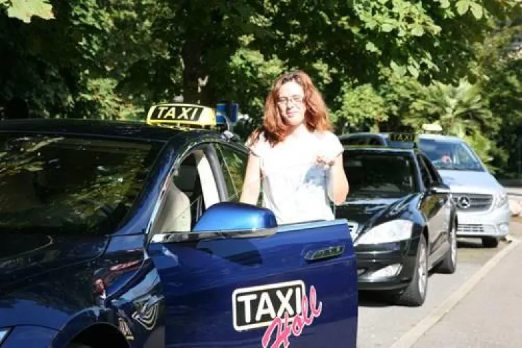 Erstes E-Taxi in Baden-Baden - Lautlos und emissionsfrei durch die Kurstadt Bild: Erstes E-Taxi in Baden-Baden - Lautlos und emissionsfrei durch die Kurstadt