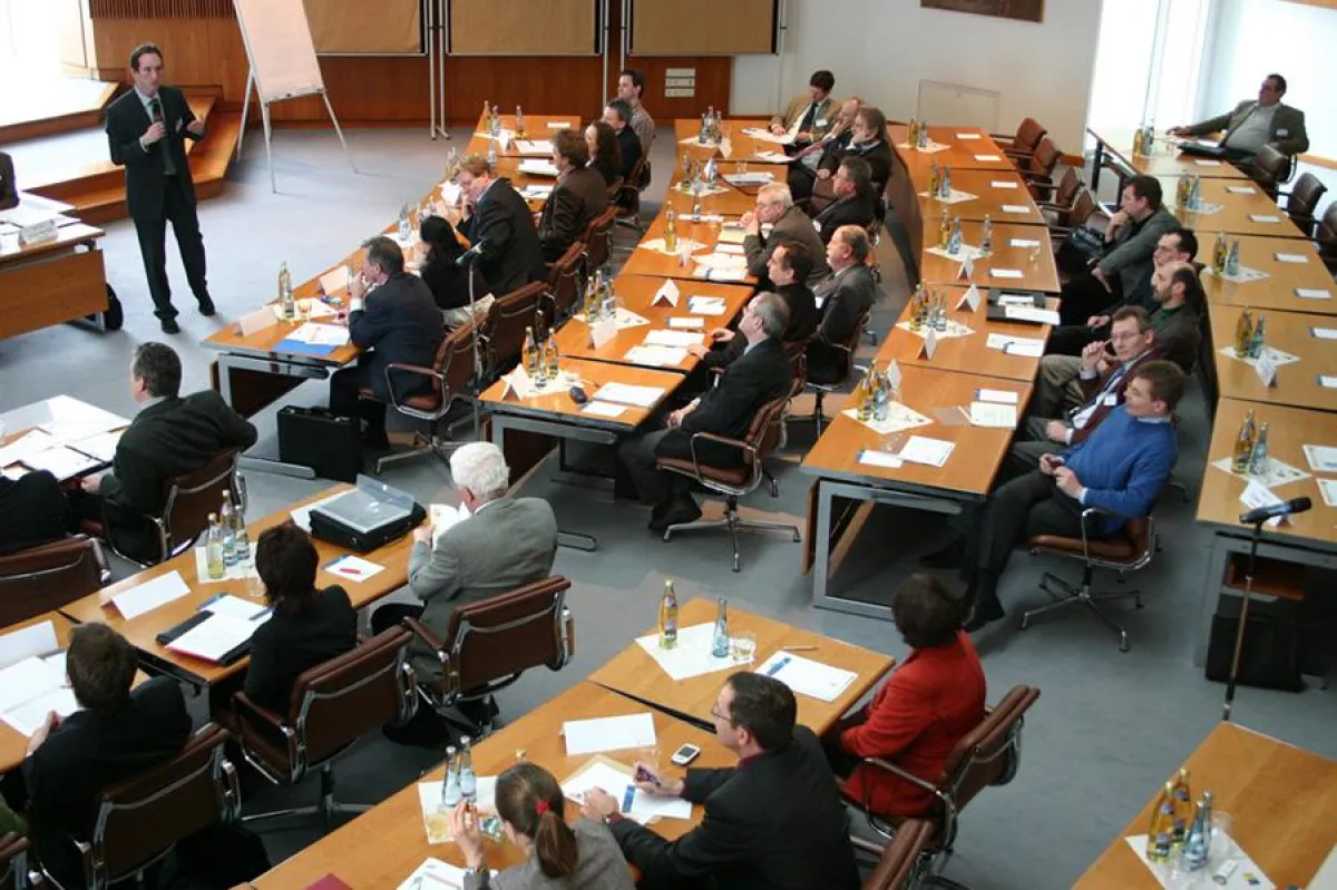 Erfolgsprojekt: Modernes Hörsaalmanagement an der Uni Regensburg mit FAMOS