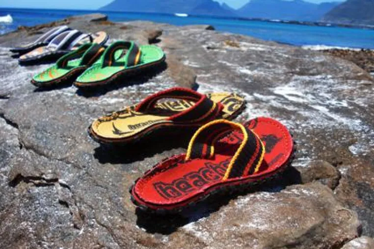 Bild: „beachers“- casual footwear for casual people - ab 15. April im Handel