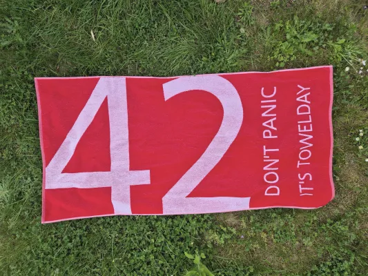 25 Jahre nach seinem Tod: Neue Analyse der Denkwelt von Douglas Adams Bild: 25 Jahre nach seinem Tod: Neue Analyse der Denkwelt von Douglas Adams