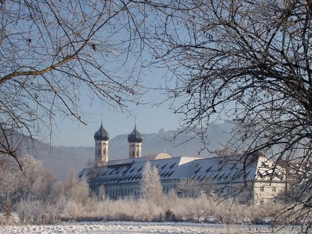 Das Kloster Benediktbeuern im Winter