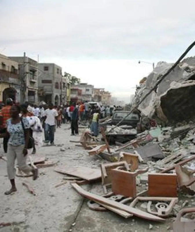Die Menschen in den zerstörten Ortschaften Haitis brauchen die Hilfe der internationalen Gemeinschaft.
