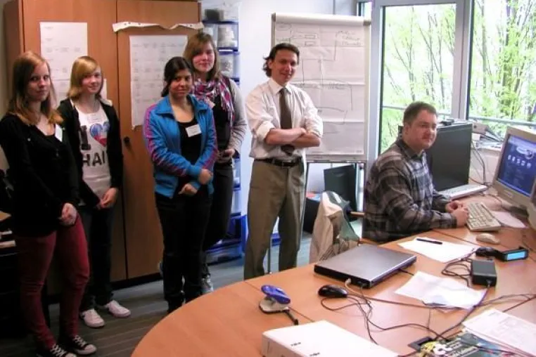 Handyprogrammierung am Girl´s Day im Zukunftszentrum Herten Bild: Handyprogrammierung am Girl´s Day im Zukunftszentrum Herten