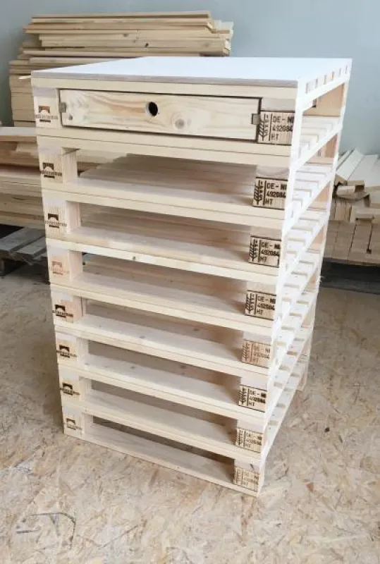 Aquarium Unterschrank aus Paletten